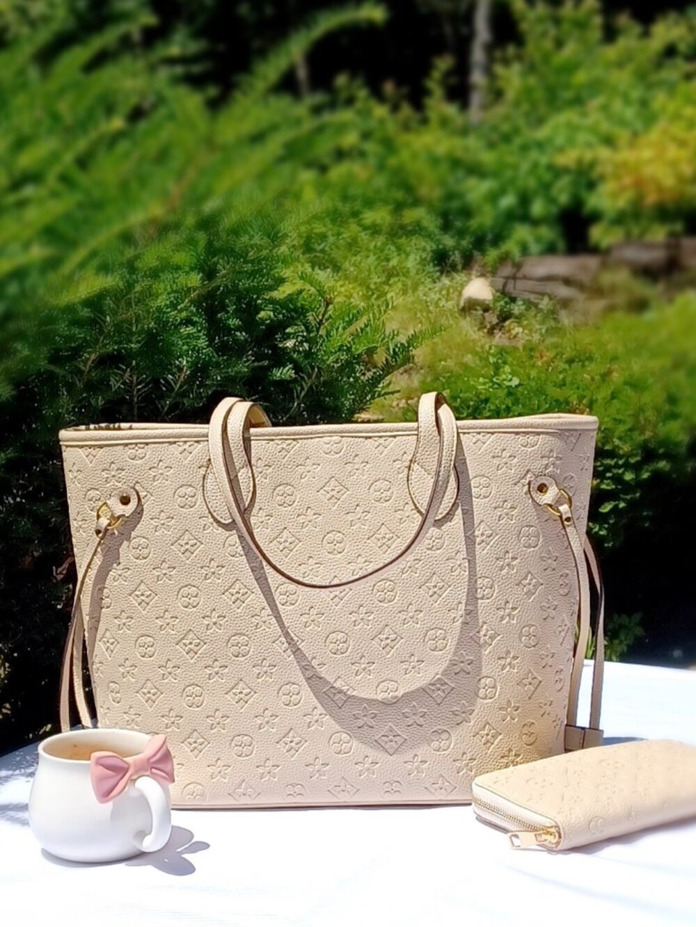 Creamy Embossed Leather Tote Bag + Wallet Set | Large Capacity | Everyday Luxury